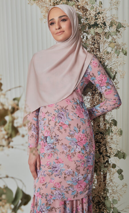 Ainahariz Matte Satin Shawl In Sand Beige