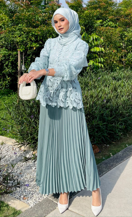 Azura Pleated Skirt In Dusty Green