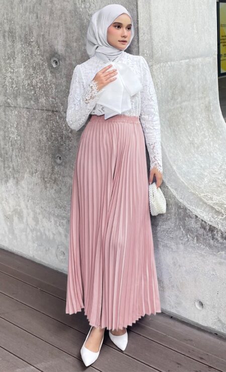 Azura Pleated Skirt In Peach