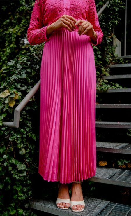 Azura Pleated Skirt In Shocking Pink