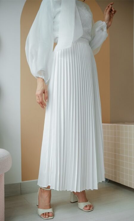 Azura Pleated Skirt In White