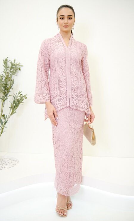 LEBARAN 2024 Anisha Kebaya in Crepe Pink