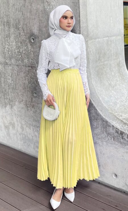 Azura Pleated Skirt In Yellow