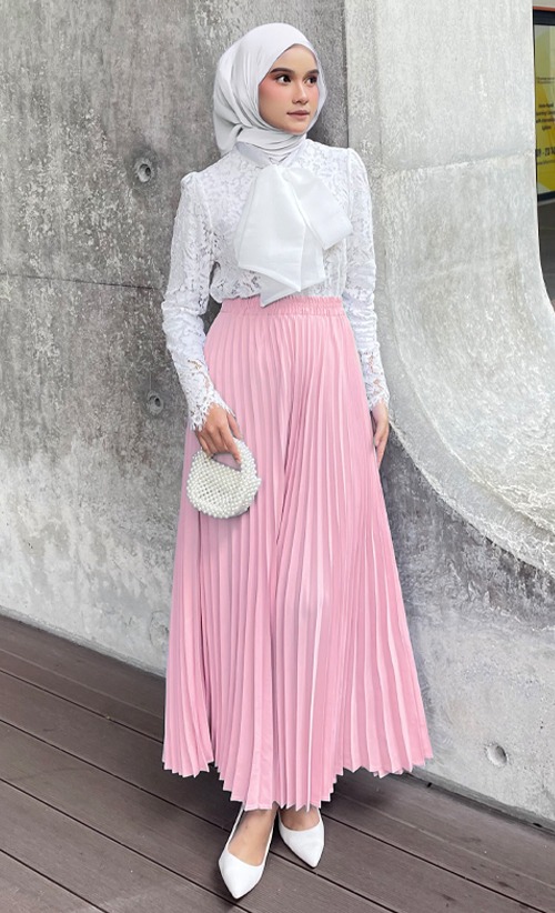 Azura Pleated Skirt In Light Pink