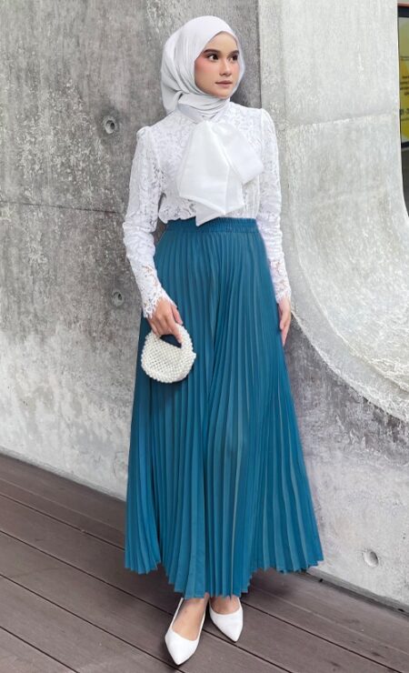 Azura Pleated Skirt In Teal