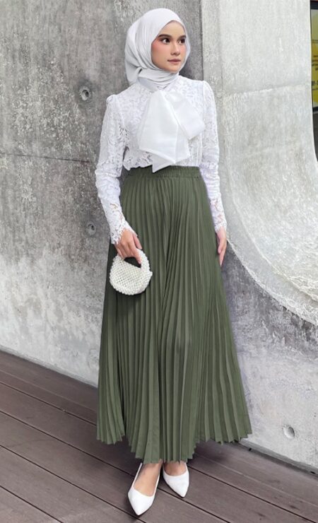 Azura Pleated Skirt In Army Green