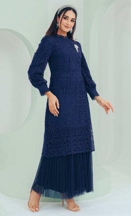 NEW EDITION Lacey Midi Top In Navy Blue
