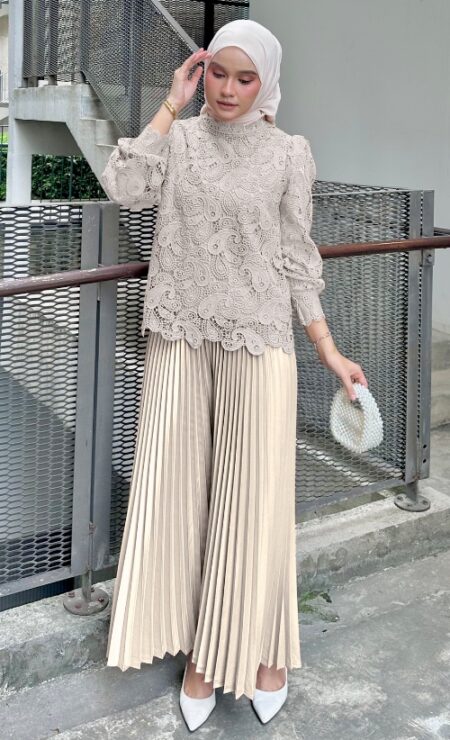 Pleated Palazzo in Cream