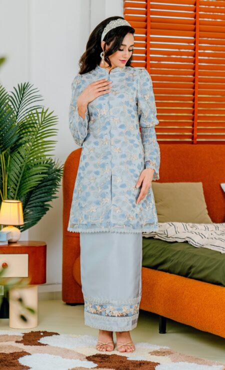 LEBARAN 2025 Izara Kebarung in Silver Grey