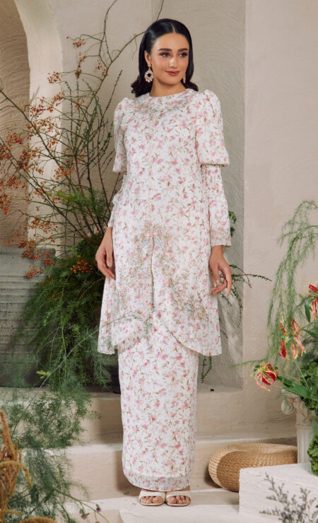 LEBARAN 2026 Izara Kebarung in Off White