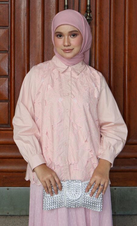 Kelly Embroidery Shirt in Pink