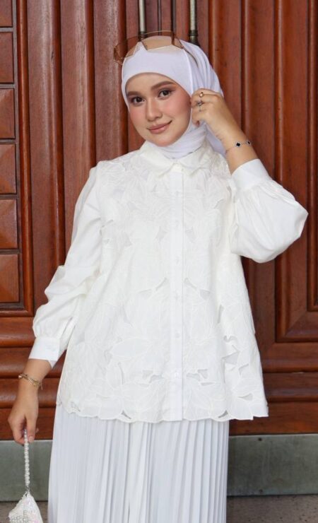 Kelly Embroidery Shirt in White